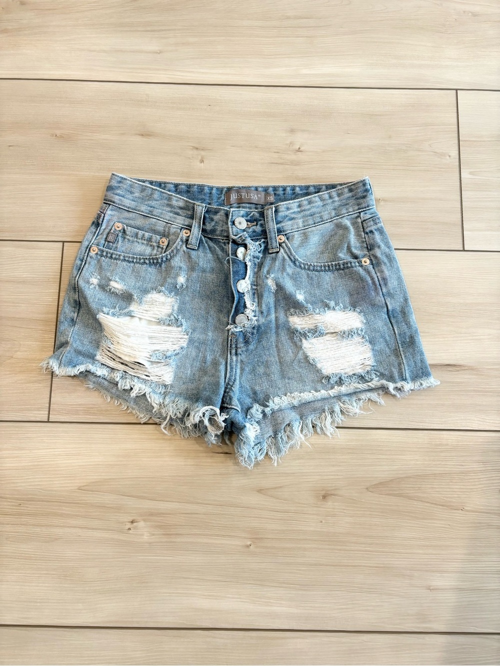 Just USA Y2K high rise Women’s Light Blue Distressed Denim booty Cutoff Shorts